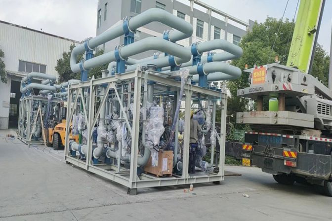 内蒙润阳悦达还原炉橇块成品吊装中